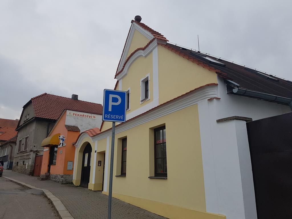 Hotel Ubytovani Zizkova Pacov Exterior foto